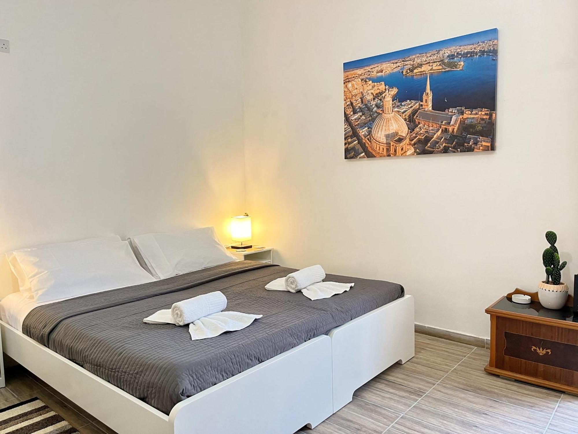Maria & Matthias - Apartments In Central Of Floriana Екстер'єр фото