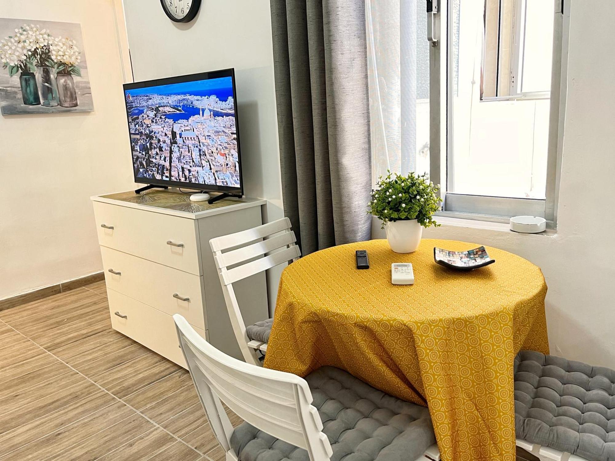 Maria & Matthias - Apartments In Central Of Floriana Екстер'єр фото
